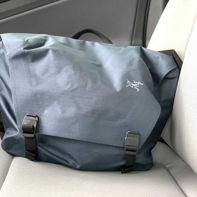 Granville 10 Courier bag